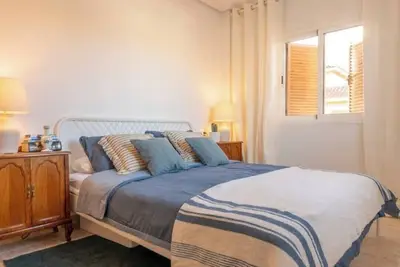 Image de Beachfront flat: King bed, pool, parking, heated