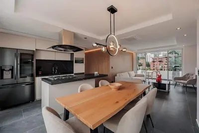 Image de lEPl Modern Apt, Ac, Nice View, Balcony, Provenza