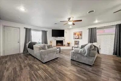 Image de 4 Bedroom, 2. 5 Bath: Garage Access: Sleeps 10