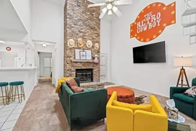 Image de Family Friendly: Arcade game: Air Hockey: Garage Access