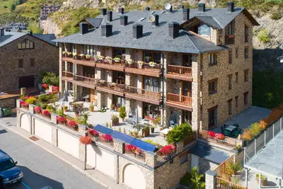 Image de Xalet Saüc Idéal pour famille 4 personnes, grande terrasse face à Grandvalira