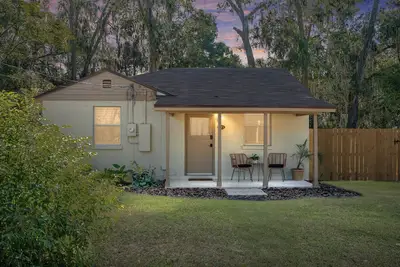 Image de Vintage Cottage close to Uf
