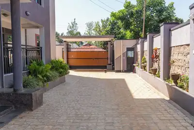 Image de Welcome to Urban Bliss Residence a three bedroom apartment in Kanduyi, Bungoma.