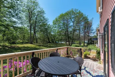 Image de New! Pet-friendly, riverfront 2bd/1 bth condo