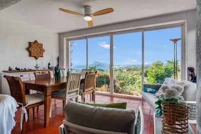 Image de Maison de Vacances 'Oceanview House' avec Vue sur la Mer, Wi-Fi et Climatisation