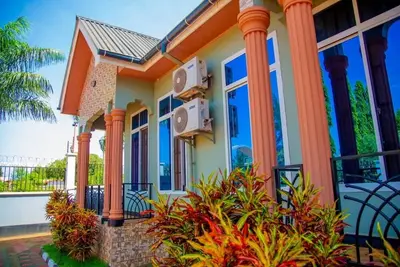 Image de Superb cottage with Ac in lively Moshi