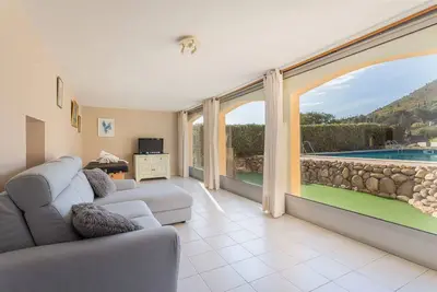 Image de Gîte 'Dels Ocells' avec vue sur la mer, piscine partagée et Wi-Fi