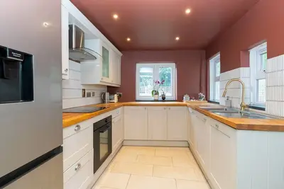 Image de Pass the Keys | 2 bed house close to city centre with parking