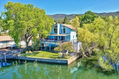 Image de Blue Bayou - a lakefront Paradise in Lake County