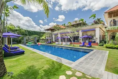 Image de Sayang d'Amour - Six Chambres Villa, Couchages 12