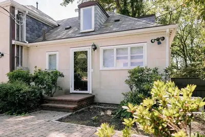 Image de Charming 2-bedroom apt in Beverly! Walking distance to the train - Enjoy Boston!