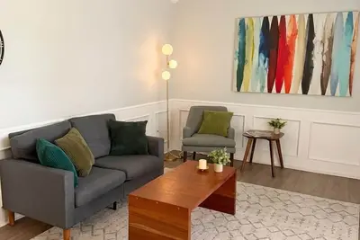 Image de Charming 1br • Pool • 5–10 Minutes to Downtown Chs