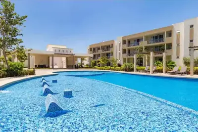 Image de 2br Apartment with King Beds, Pool & Terrace