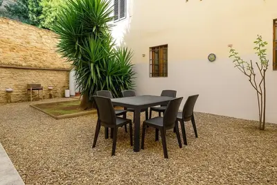 Image de Apartment with Exclusive Garden