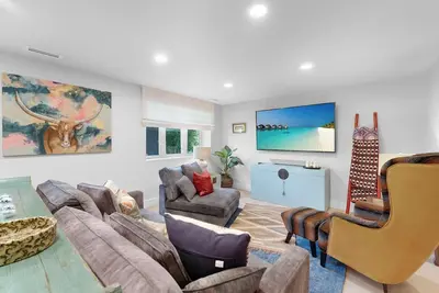 Image de Luxury 2 Br - Spa, Mountains, Skiing, Hiking, City