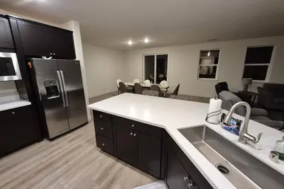 Image de Brand New Home with Views 3/2