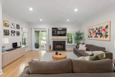 Image de Executive North Raleigh Oasis - Premium 2br