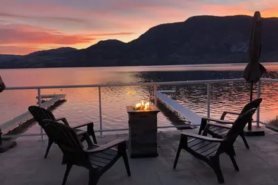 Image de 4 Br Skaha-Lakefront House-Wine Country - Sand Beach-Dock - New Fall Pricing