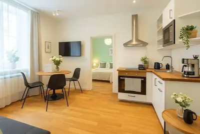 Image de Homely I Central Apt 38m2 near Train St. I Self Check-In