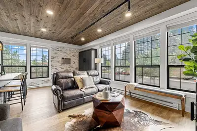 Image de The Loft 7- Steps from the Lake & Dining- Newly renovated in the heart of McCall