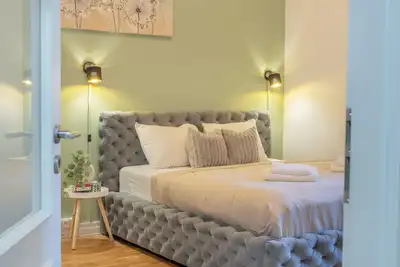 Image de Homely|Central 48m2 Apt|Elevator|Self Check-In