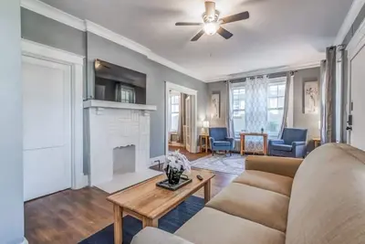 Image de 10 Min to U of Memphis-Rozelle Retreat Right Unit