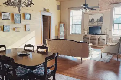 Image de Cozy Historic Stay with Antique Charm in Old Town Lorena, off I35 and near Waco