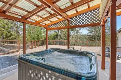 Image de Serene Views with Hot Tub, Bbq, Fire Pit, Game Room