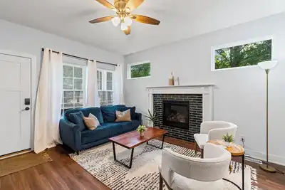 Image de Peaceful 4br Home w/ Porch, Deck & Wooded Views Perfect for Families and Friends