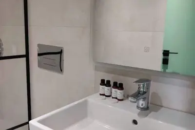 Image de Stylish Industrial Duplex in the Heart of Saranda