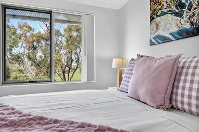 Image de Chic 2br Rockingham Escape Garden Views