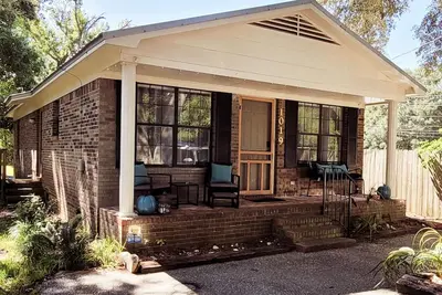 Image de Cottage on Cadillac, Fantastic 3-bedroom with Outdoor Firepit on Dauphin Island