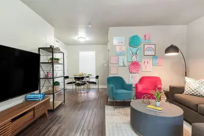 Image de The Flamingo | Whimsical | Central Aus | Sleeps 5