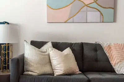 Image de The Modern | Sleeps 5 | Central near U of Texas!