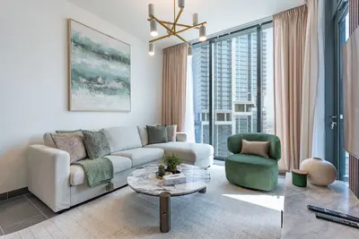 Image de Skyline Views 2br, Steps from a Park, Minutes Drive to Meydan Golf Club