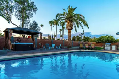 Image de Desert Retreat | Pool + Spacious 5br Home
