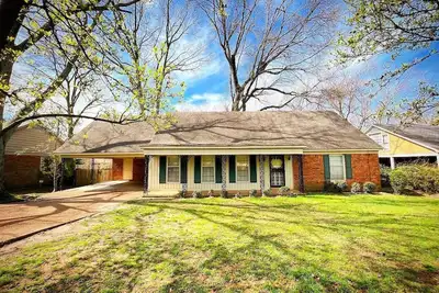 Image de \t\n4BR Memphis Retreat  Game Backyard Prime Location