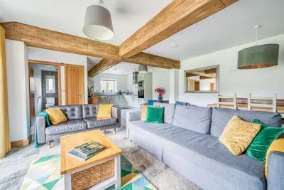 Image de Spacious 8-bedroom estate with gardens, fireplaces and room for 24