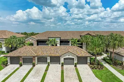 Image de Ground Floor Veranda - Lakewood National Gc - 2br + Den + Garage + Driveway