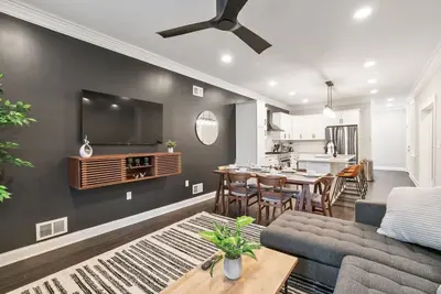 Image de 4 Story Home|Triple King|Backyard|Upmc Shadyside