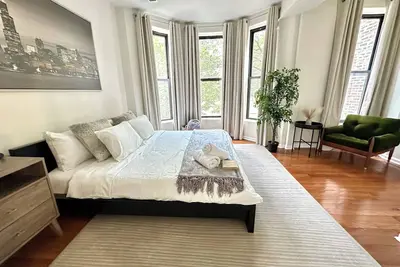 Image de Beautiful 2br apartment in vibrant West Town, close to FultonMarket and Downtown