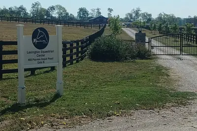 Image de 2-bedroom farmhouse, Lexington. Marimac Farm. 9 minutes to Khp