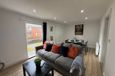 Image de Wolesley-5 Bed 2 Bath Slp 8 Ideal for Contractors