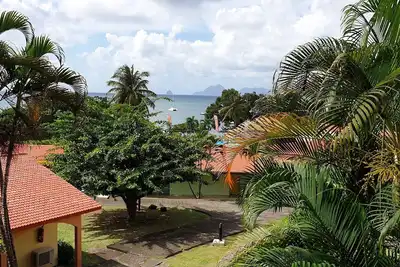 Image de Studio vue mer, plage, accès conditionné bar-restaurant piscine, location voiture