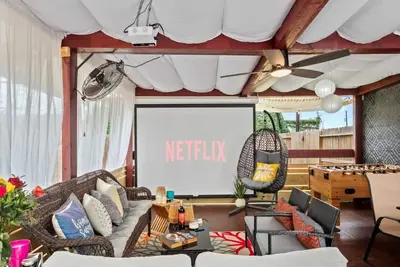 Image de Family-Friendly Houston Home • Gazebo, Fire Pit & Near Downtown