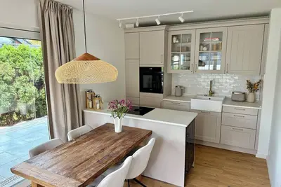 Image de Pier 2: 200m to the sea, terrace, sauna, fireplace (first floor)