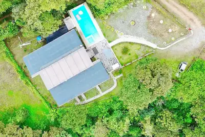 Image de Long Lodge 3 bedrooms in Mindo Spacious Mountain Retreat for Family Getaways 龍隱居