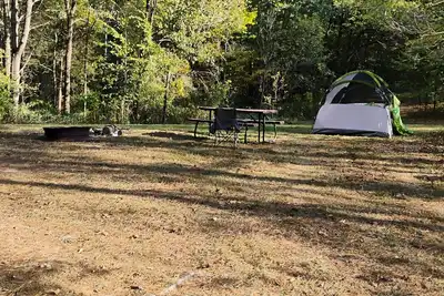 Image de Howling Lane Tenting