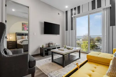 Image de Nashville Getaway + Free Wifi, Sleeps 4