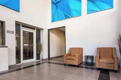 Image de Business Ready 2br King Suite w/Breakfast